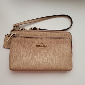Coach Double Corner Zip Wrislet Wallet